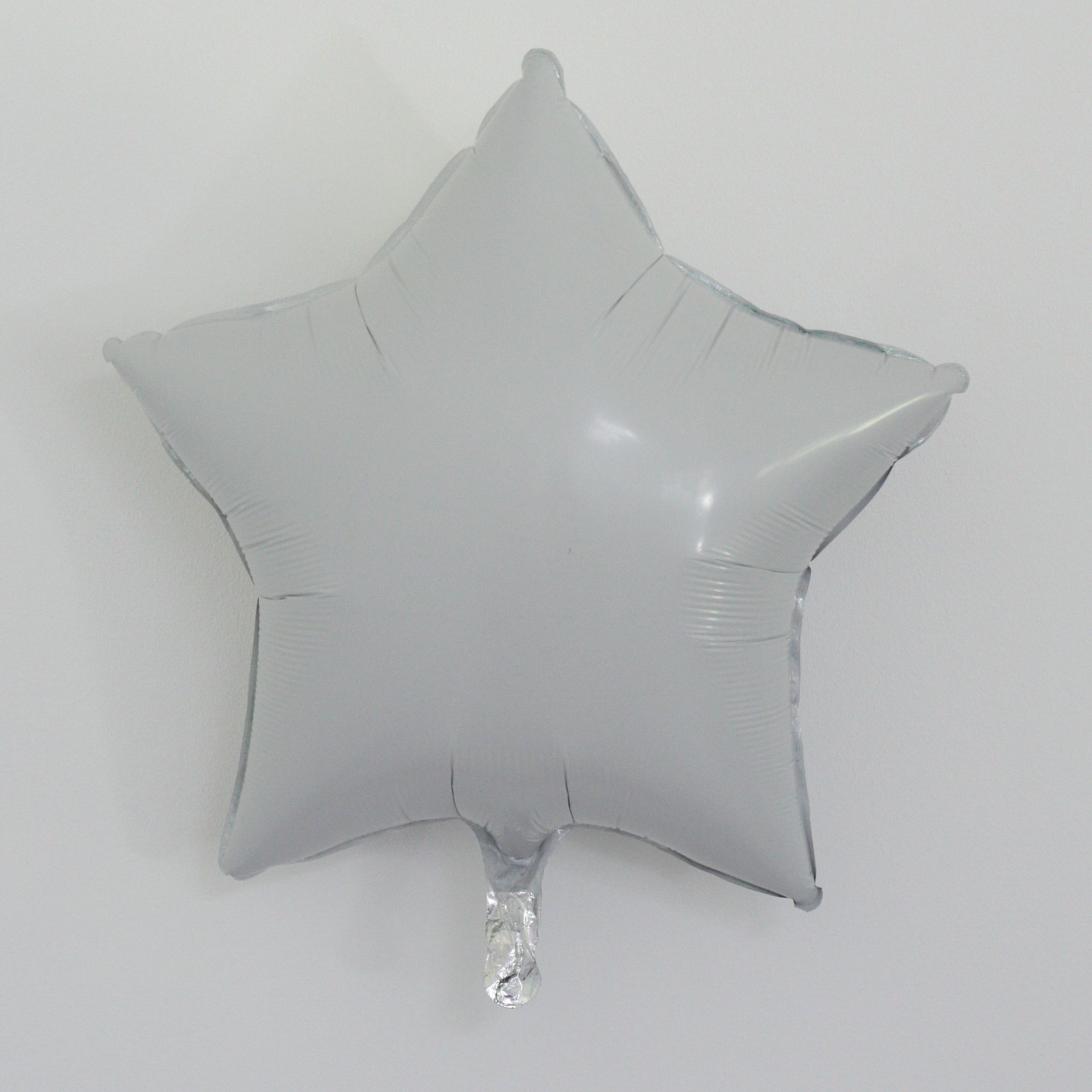 18" white Star Balloon